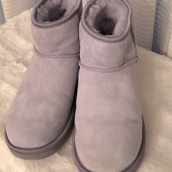 UGG Lavender Bailey Bow Boots with Swarovski Crystals Size USA 7 - Picture 3 of 15